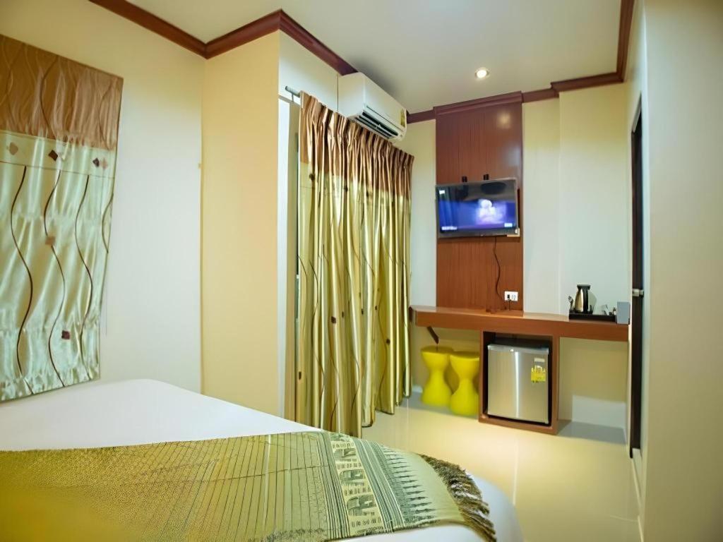 Ilmare Patong Place Esterno foto